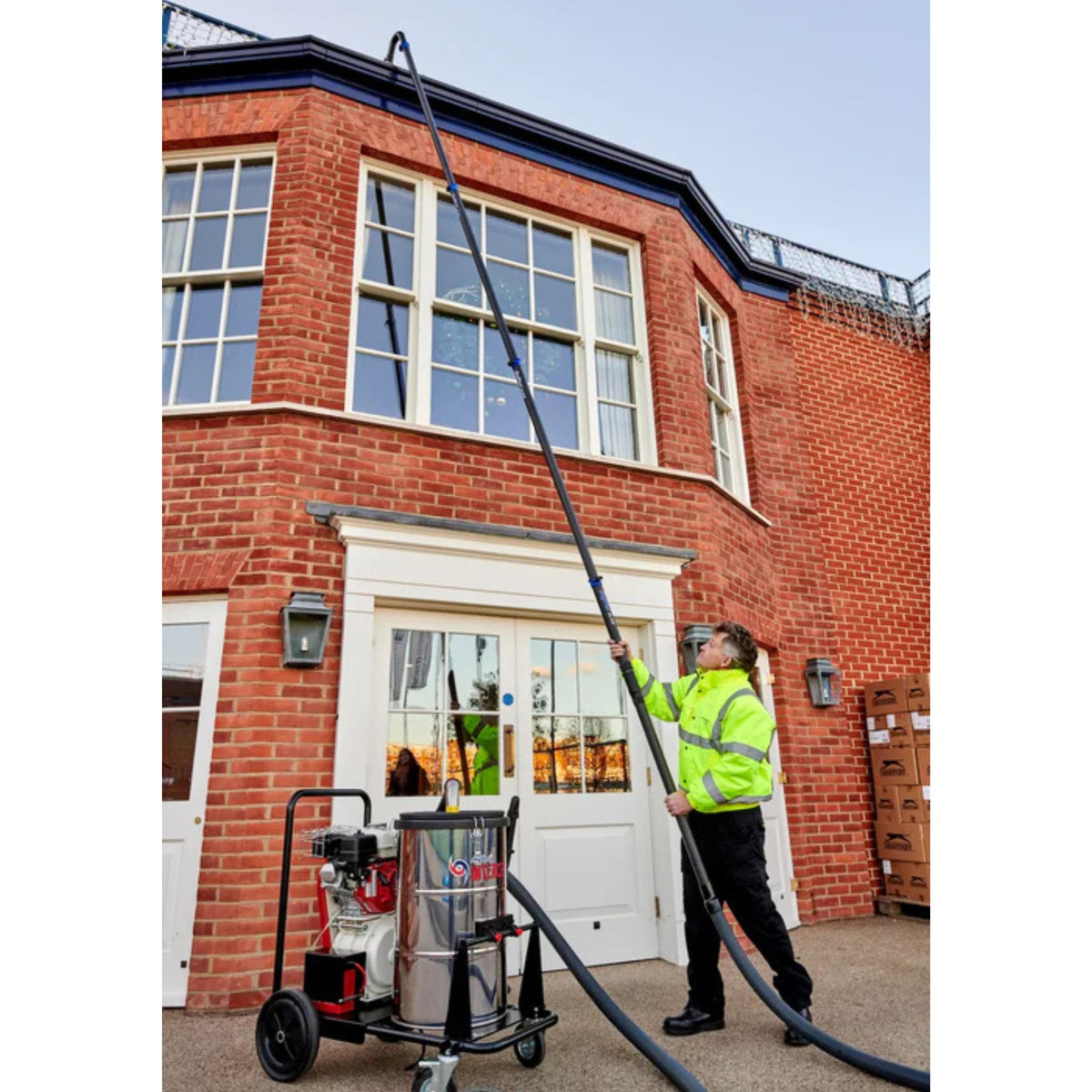 skyVac Interceptor Gutter Vacuum Package - Wet & Dry Gutter Cleaning System